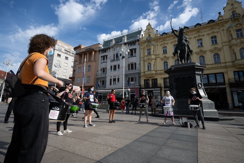 Molitelji i prosvjednici