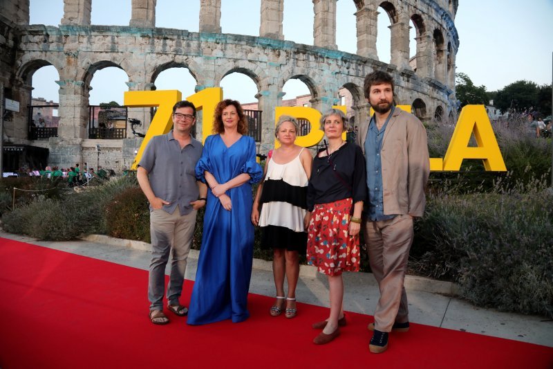 Žiri - Nebojša Slijepčević, Nina Violić, Mirta Puhlovski, Nina Velnić, Goran Marković