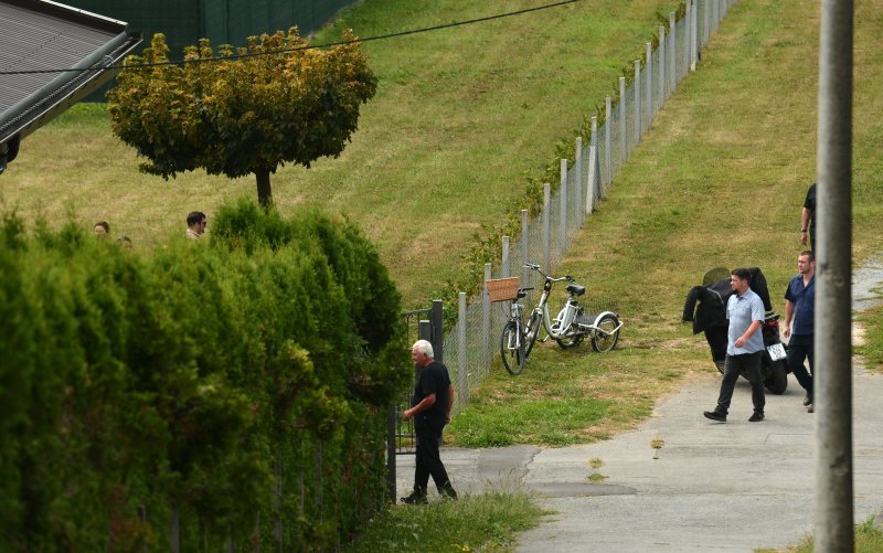 Sprovod njegovatelja Damira Fijale ubijenog u masakru u Daruvaru