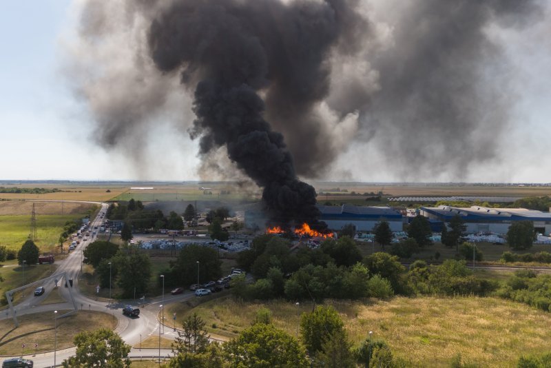 Požar u Dravi International iz zraka