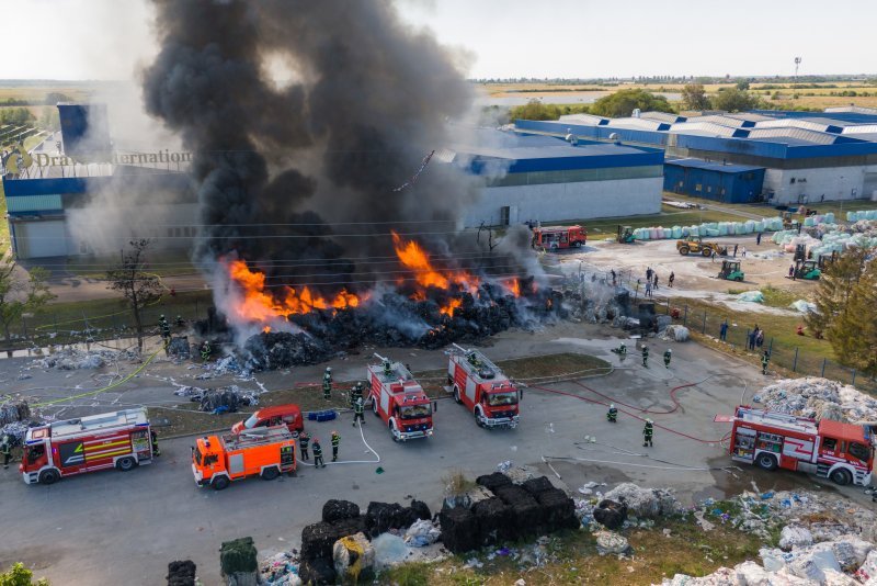 Požar u Dravi International iz zraka