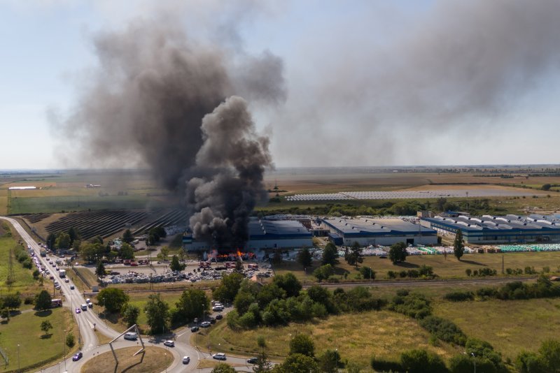 Požar u Dravi International iz zraka