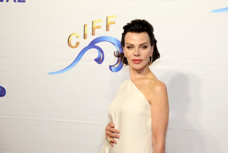 Debi Mazar