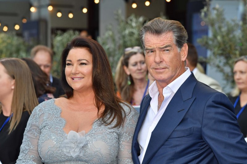 Pierce Brosnan i Keely Shaye Smith