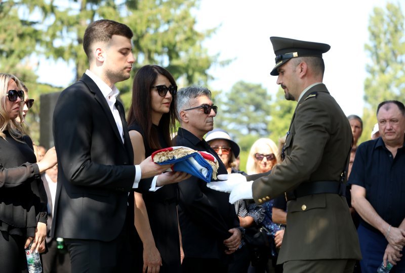 Posljednji ispraćaj Predraga Freda Matića na Mirogoju