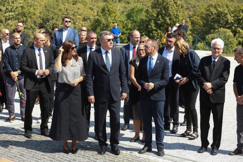 Zoran Milanović i Tomislav Tomašević na pogrebu Predraga Freda Matića