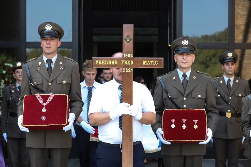 Posljednji ispraćaj Predraga Freda Matića na Mirogoju