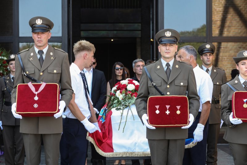 Posljednji ispraćaj Predraga Freda Matića na Mirogoju