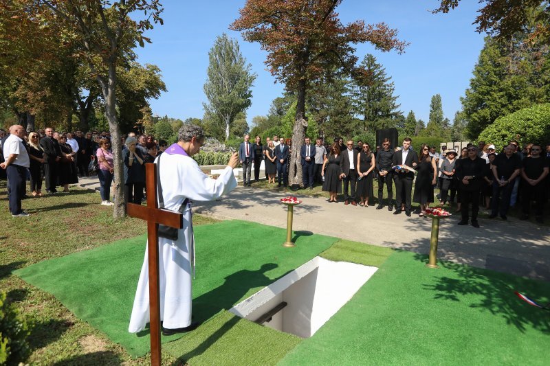 Posljednji ispraćaj Predraga Freda Matića na Mirogoju