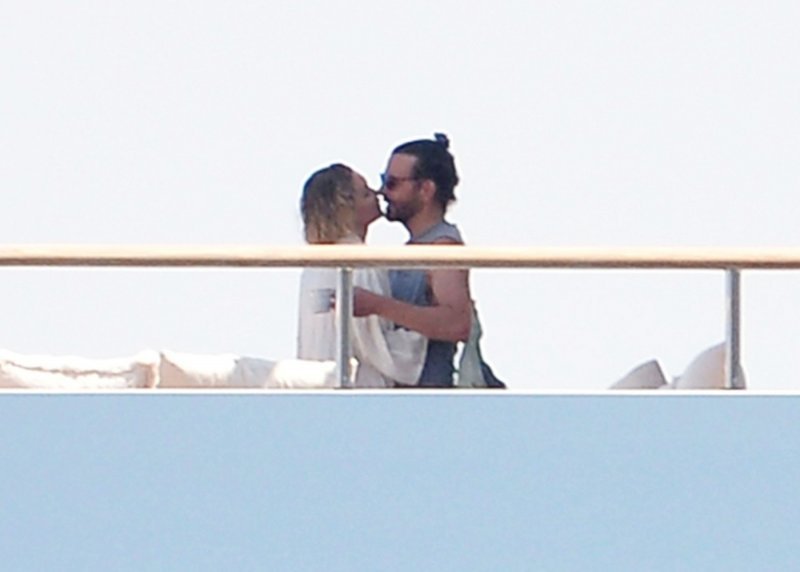 Bradley Cooper i Gigi Hadid na Sardiniji