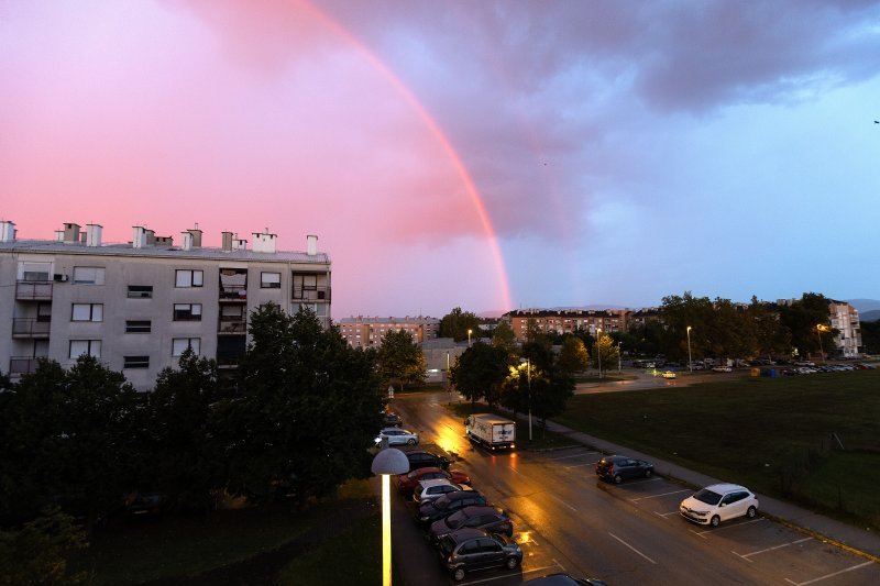 Svitanje i duga na istoku Zagreba