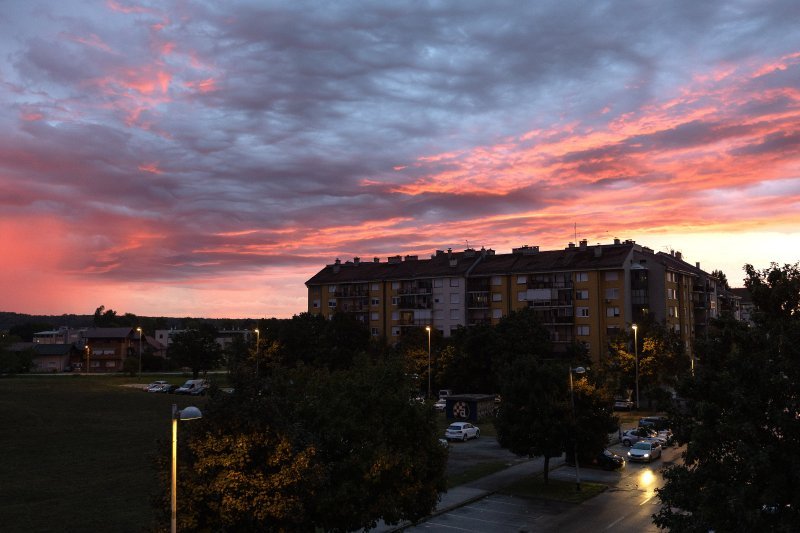 Svitanje i duga na istoku Zagreba