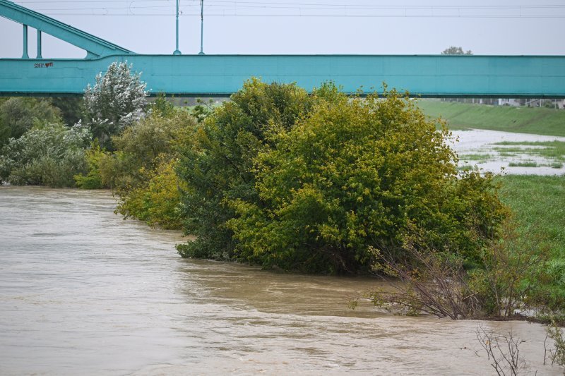 Izlila se rijeka Sava zbog obilnih padalina