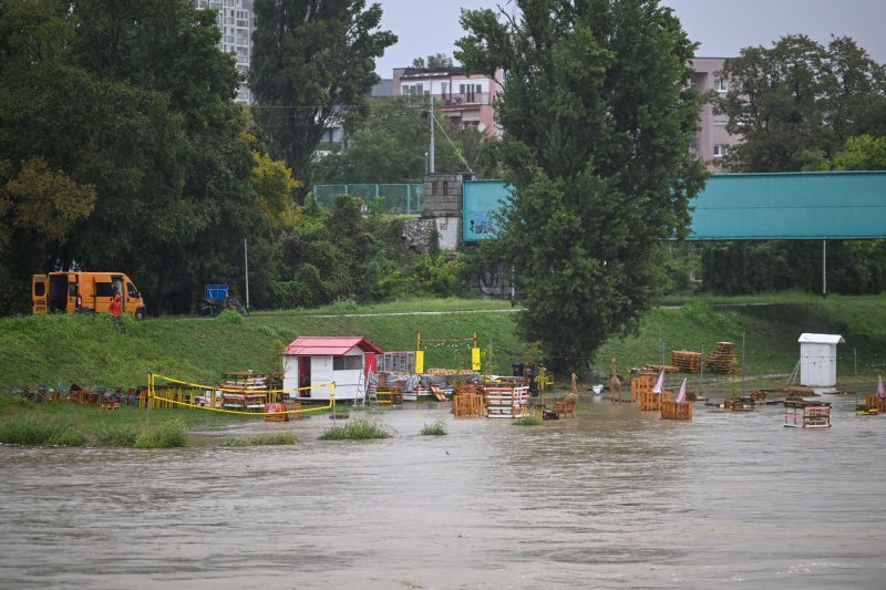 Izlila se rijeka Sava zbog obilnih padalina