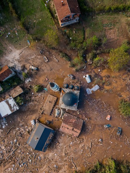 Pogled iz zraka na odron i posljedice poplava koje su pogodile BiH