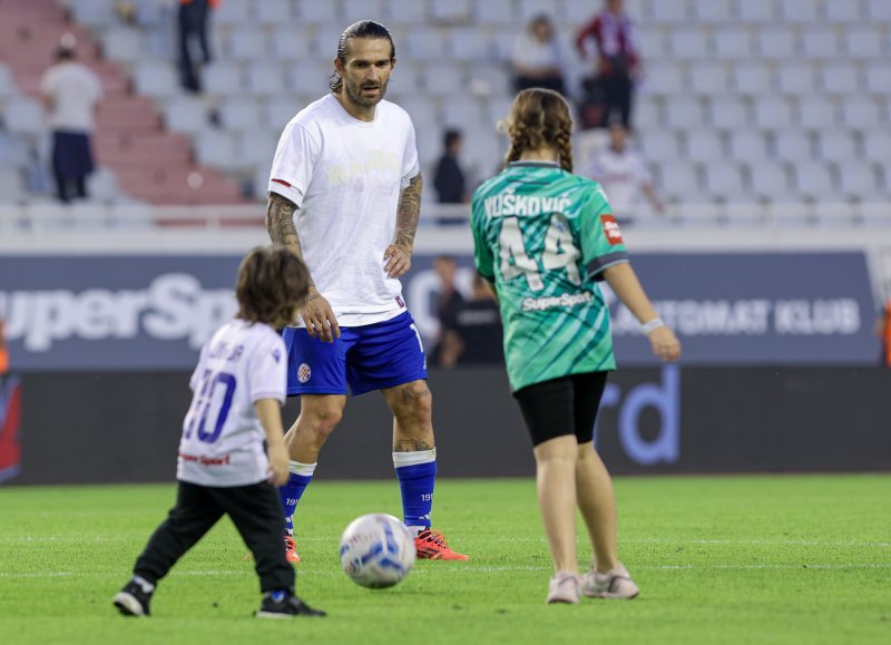 Marko Livaja s obitelji nakon utakmice