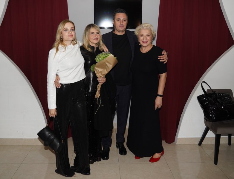 Mina Sovtić, Anica Dobra, Andrija Milošević, Mirjana Karanović