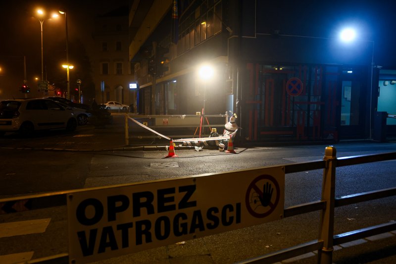 Šaljivi vatrogasci u Savskoj napravili instalaciju za Halloween