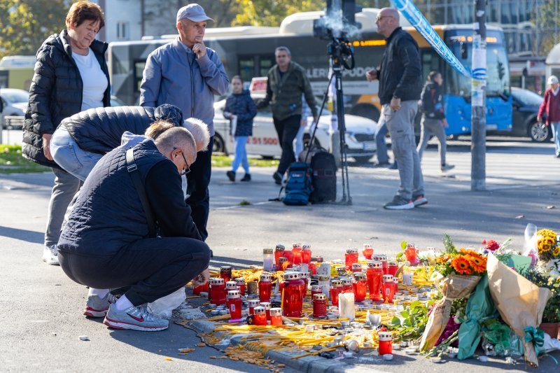 Novosađani pale svijeće za žrtve nezapamćene tragedije