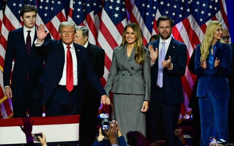 Barron i Donald Trump, Viktor Knavs, Melania Trump, J.D. Vance i Ivanka Trump