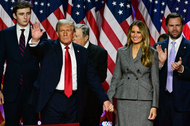 Barron i Donald Trump, Viktor Knavs, Melania Trump i J.D. Vance