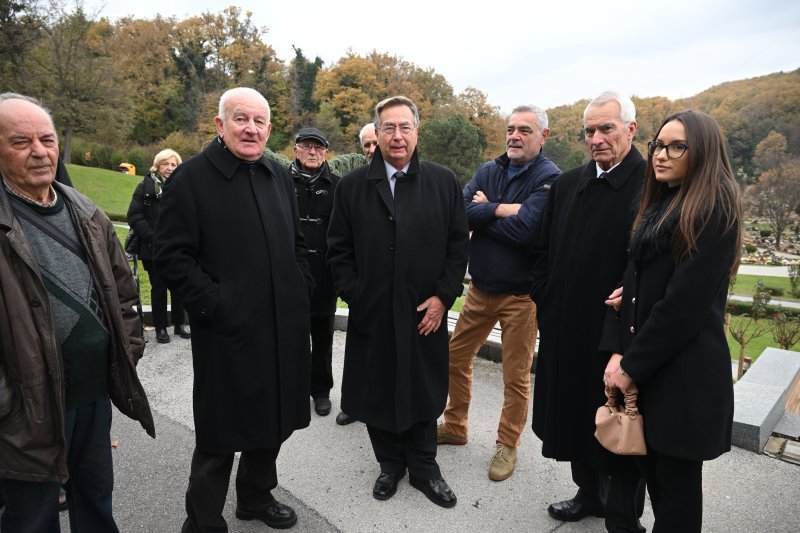 Dražen Budiša na pogrebu Ivana Zvonimira Čička