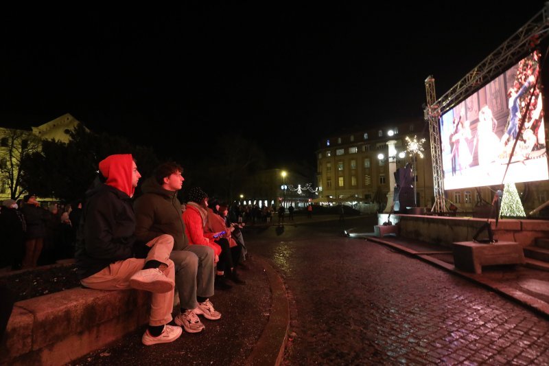 Projekcija baleta 'Orašar' na velikom platnu ispred HNK