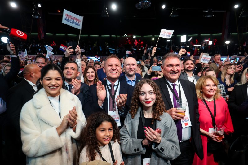 Veselje u stožeru Zorana Milanovića