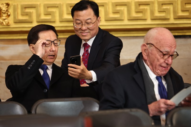 kineski potpredsjednik Han Zheng i Rupert Murdoch