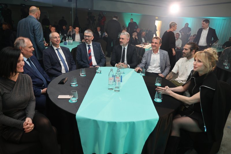 Mirela Hegediš, Blaženko Boban, Ivica Puljak, Ivan Bilić, Stipe Pletikosa, Marko i Iris Livaja