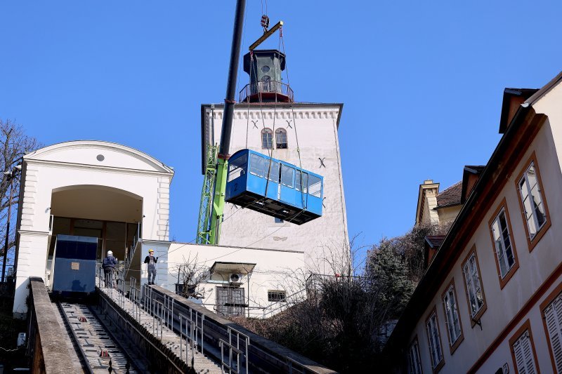 "Leteća" kabina Uspinjače pobudila pozornost prolaznika