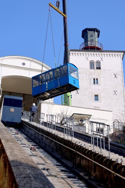 "Leteća" kabina Uspinjače pobudila pozornost prolaznika