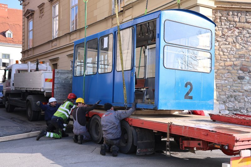 "Leteća" kabina Uspinjače pobudila pozornost prolaznika