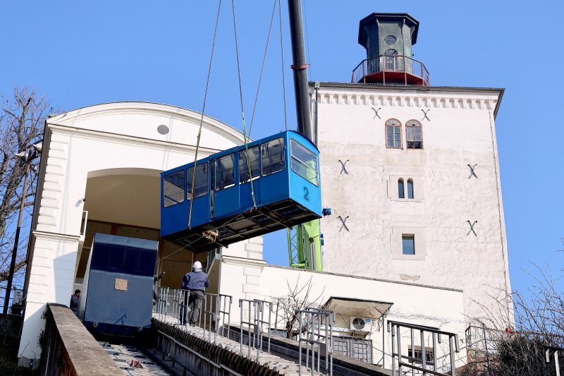 "Leteća" kabina Uspinjače pobudila pozornost prolaznika