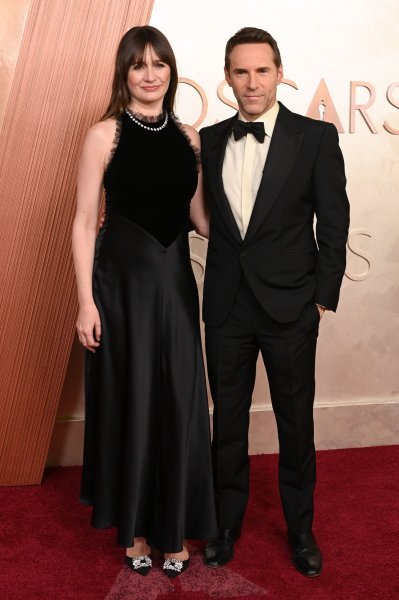 Emily Mortimer i Alessandro Nivola