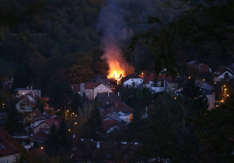 U Bjelolasičkoj ulici u Mlinovima planula je kuća