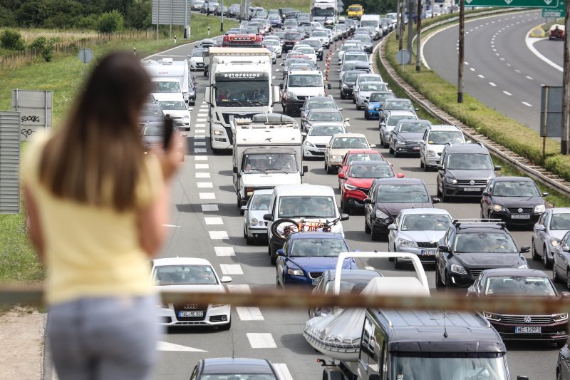 Gužve pred naplatnim kućicama kod postaje Lučko