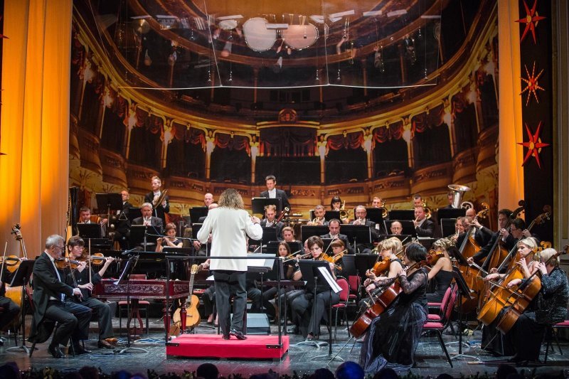 Koncert orkestra Opere HNK i vilolinista Robyja Lakatosa