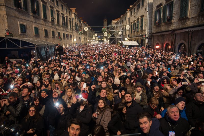 Dubrovčani su u Novu godinu ušli tradicionalnom proslavom na Stradunu