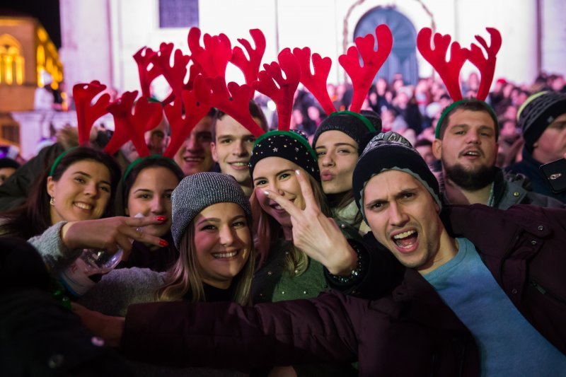 Dubrovčani su u Novu godinu ušli tradicionalnom proslavom na Stradunu