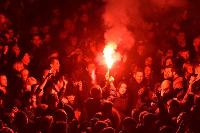 Doček Nove godine na Forumu u Puli uz koncert Prljavog kazališta