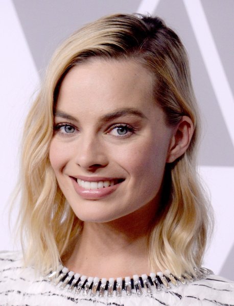 Margot Robbie (2)