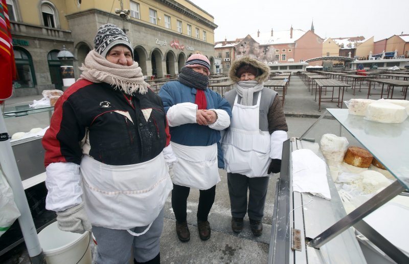 Tri kumice na tržnici Dolac