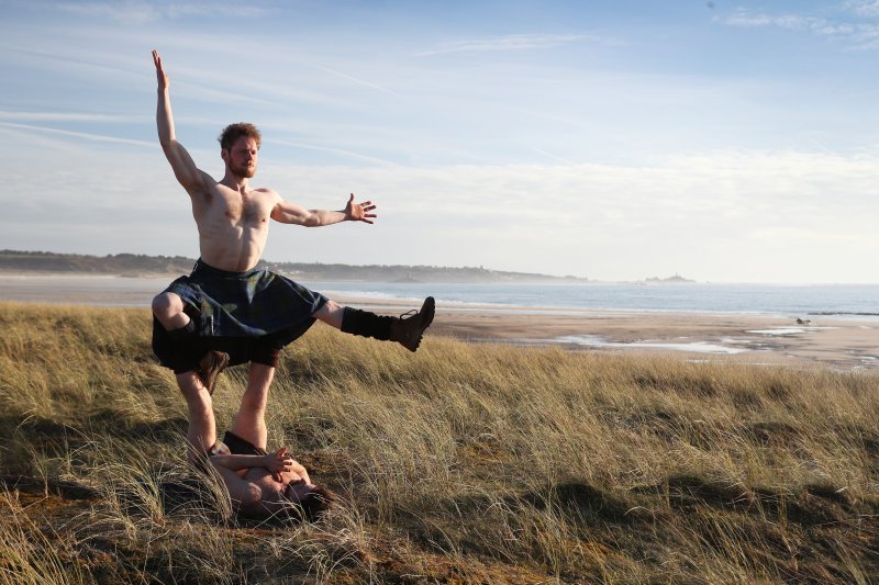 Kilted Yoga - Finlay Wilson i Stephen Winstanley