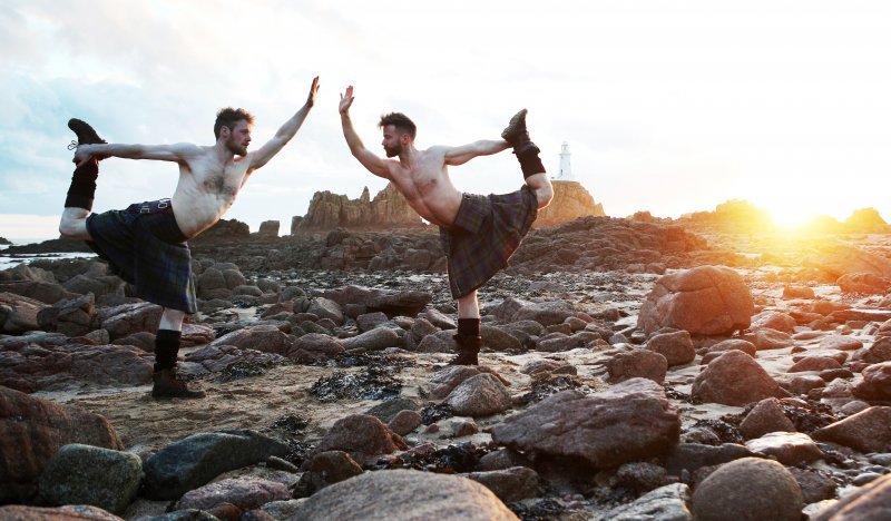 Kilted Yoga - Finlay Wilson i Stephen Winstanley