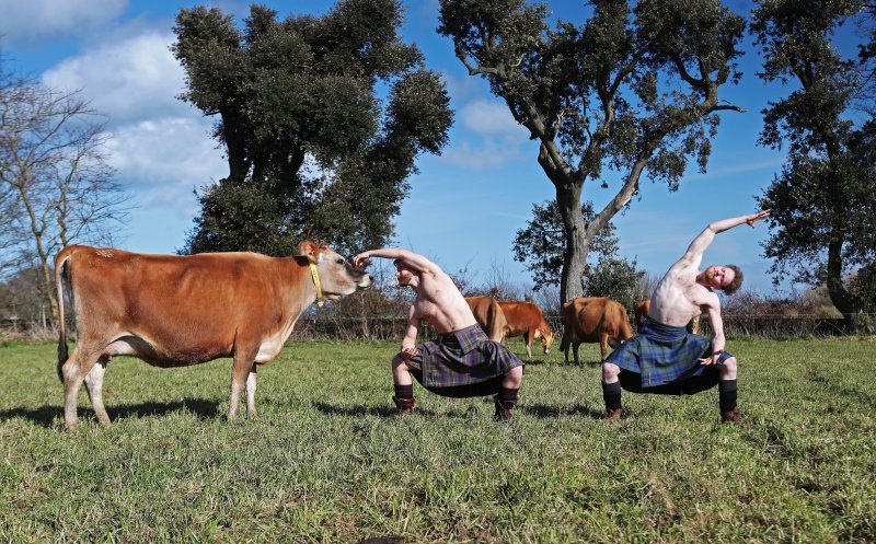 Kilted Yoga - Finlay Wilson i Stephen Winstanley