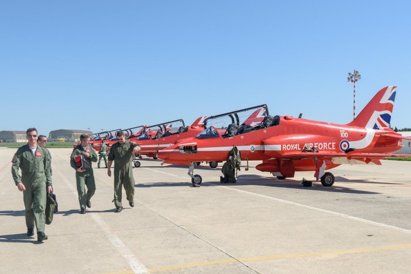 Akrobatska grupa Red Arrows u posjetu Krilima Oluje u Zemuniku