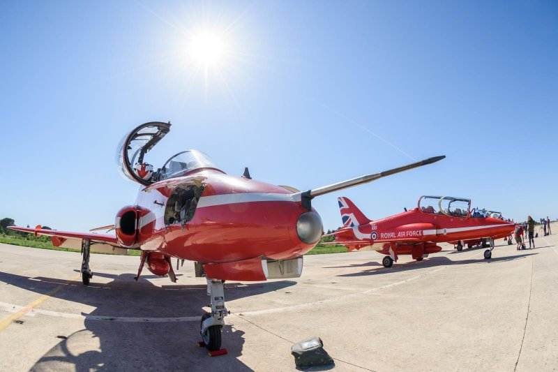 Akrobatska grupa Red Arrows u posjetu Krilima Oluje u Zemuniku