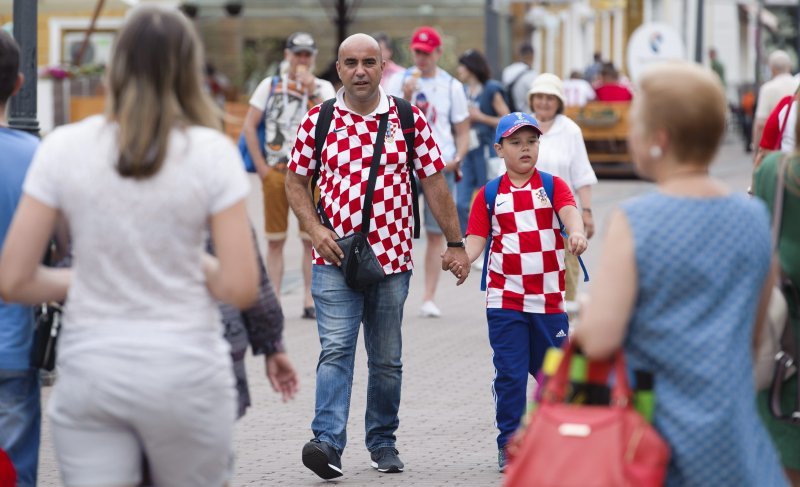 Navijači u Nižnji Novgorodu prije utakmice s Danskom