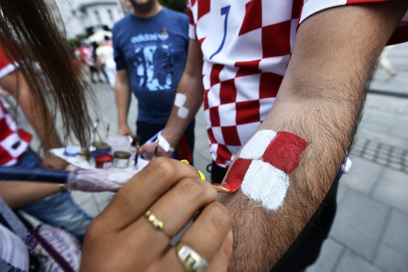 Navijači u Nižnji Novgorodu prije utakmice s Danskom